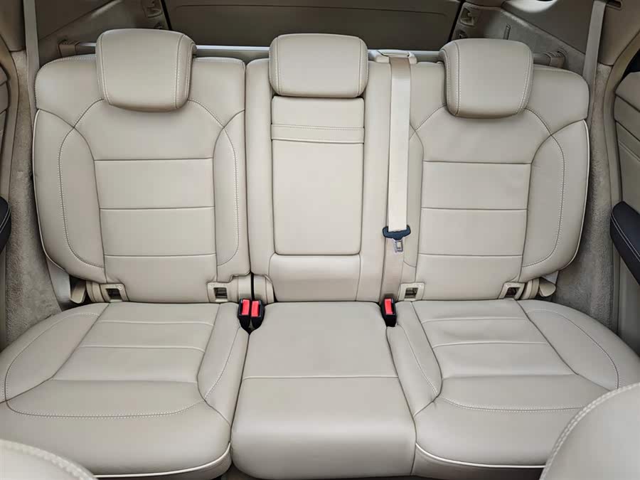 Mercedes-Benz M Class 2012 car image #24