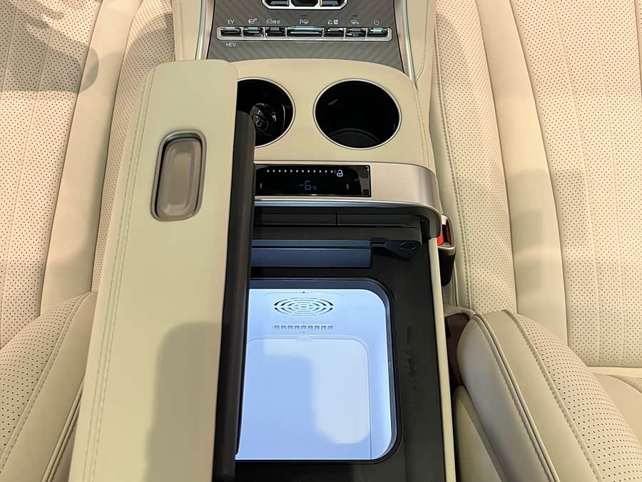 Denza Z9GT 2024 #24 Denza Z9GT 2024 car image #24