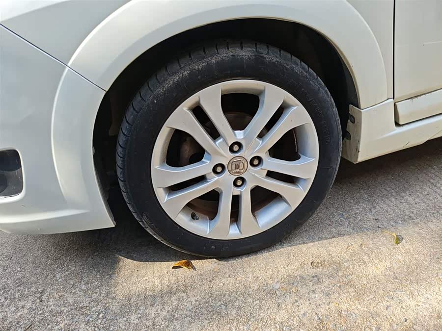 Suzuki Liana A6 2015 immagine di auto #24