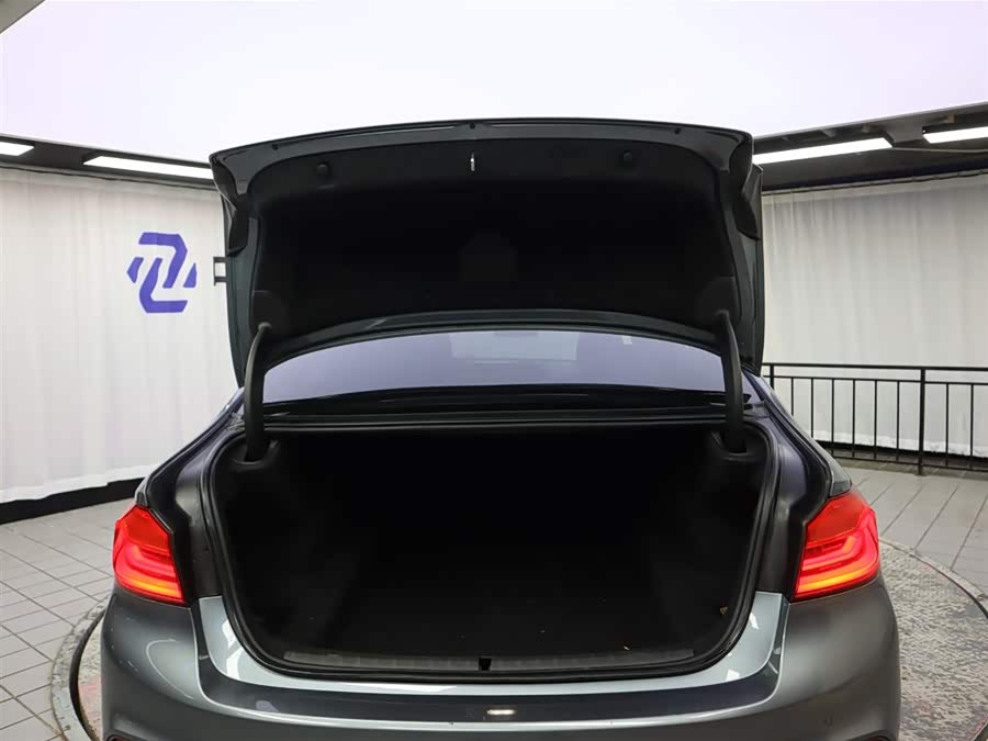 BMW 5 Series (Imported) 2018 #24 BMW 5 Series (Imported) 2018 car image #24