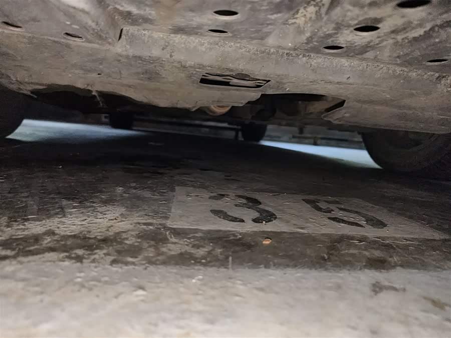 BYD G5 2015 #24 BYD G5 2015 car image #24