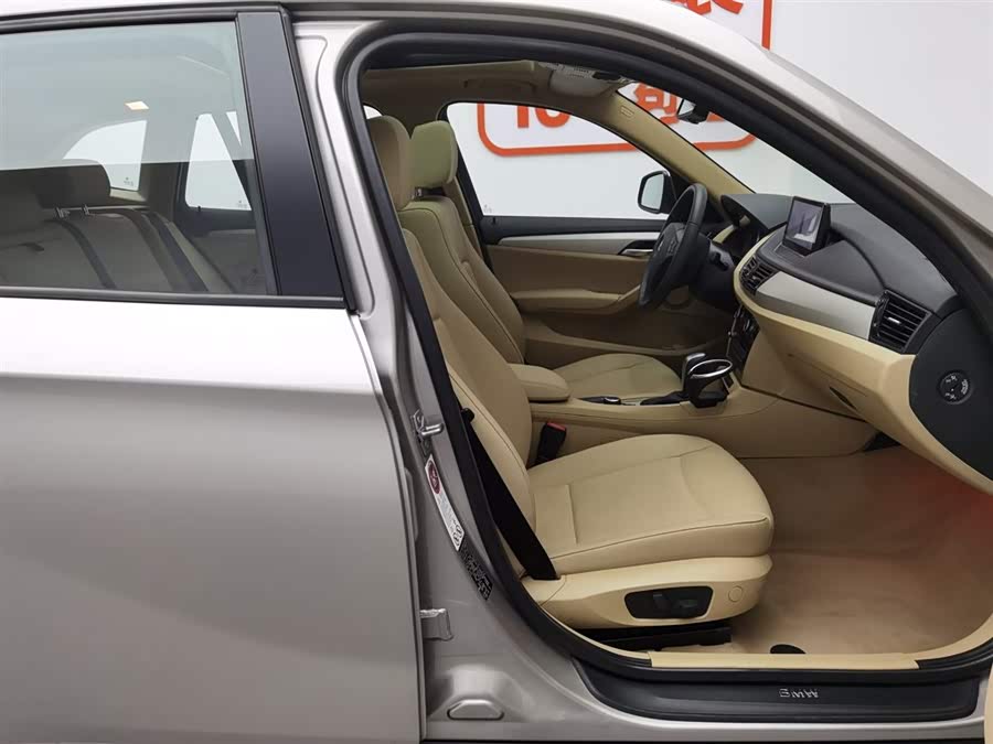 BMW X1 (Imported) 2013 car image #24