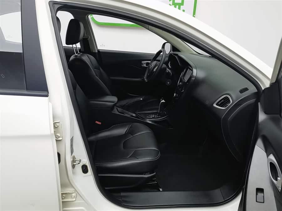 GAC Trumpchi GA3 2013 car image #24