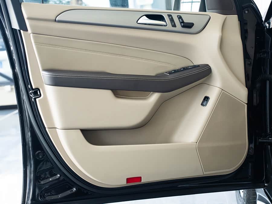 Mercedes-Benz M Class 2014 car image #24