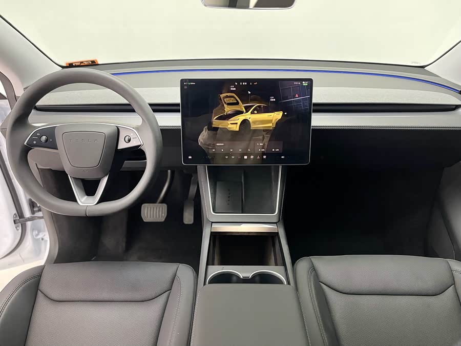 Tesla Model Y 2025 car image #24