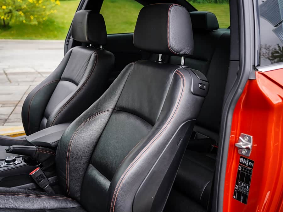 BMW 1 Series M 2012 immagine di auto #24