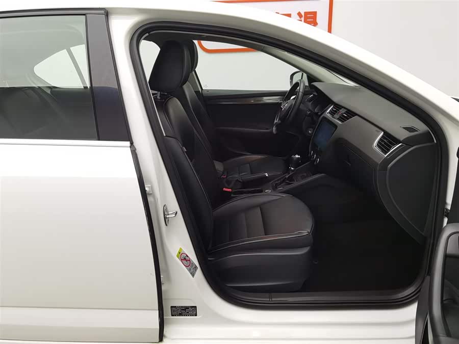 Skoda Octavia 2016 car image #24