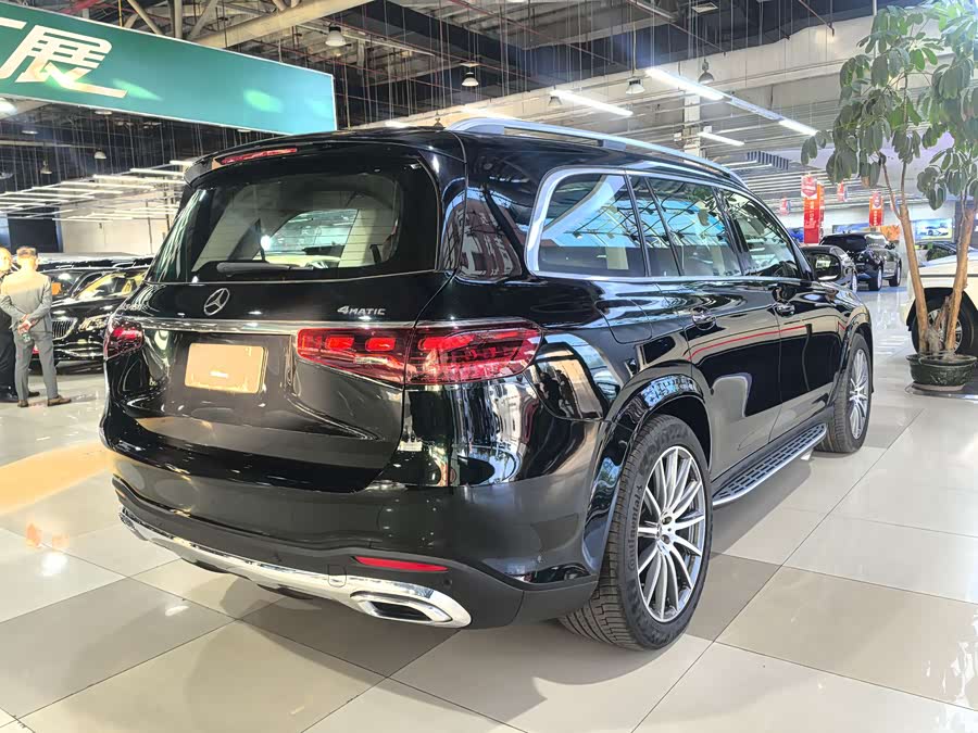 Mercedes-Benz GLS Class 2023 immagine di auto #24