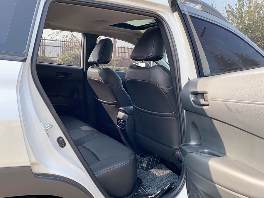 Toyota Corolla Cross 2023 immagine di auto #24