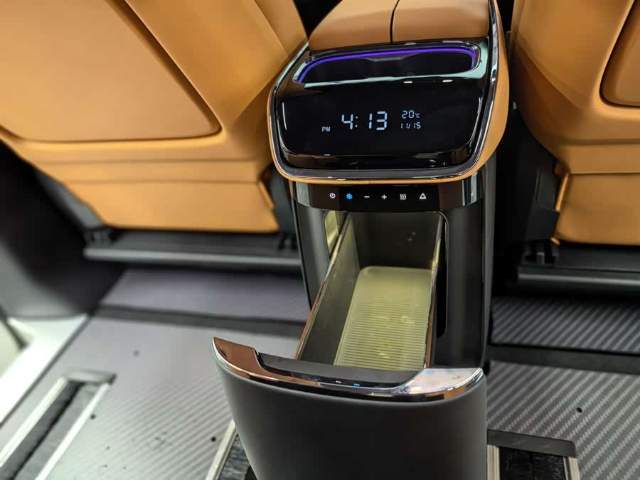 GEELY 2024 car image #24
