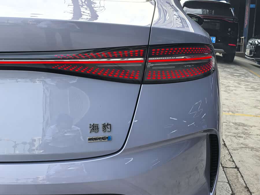 BYD Seal 2025 car image #24