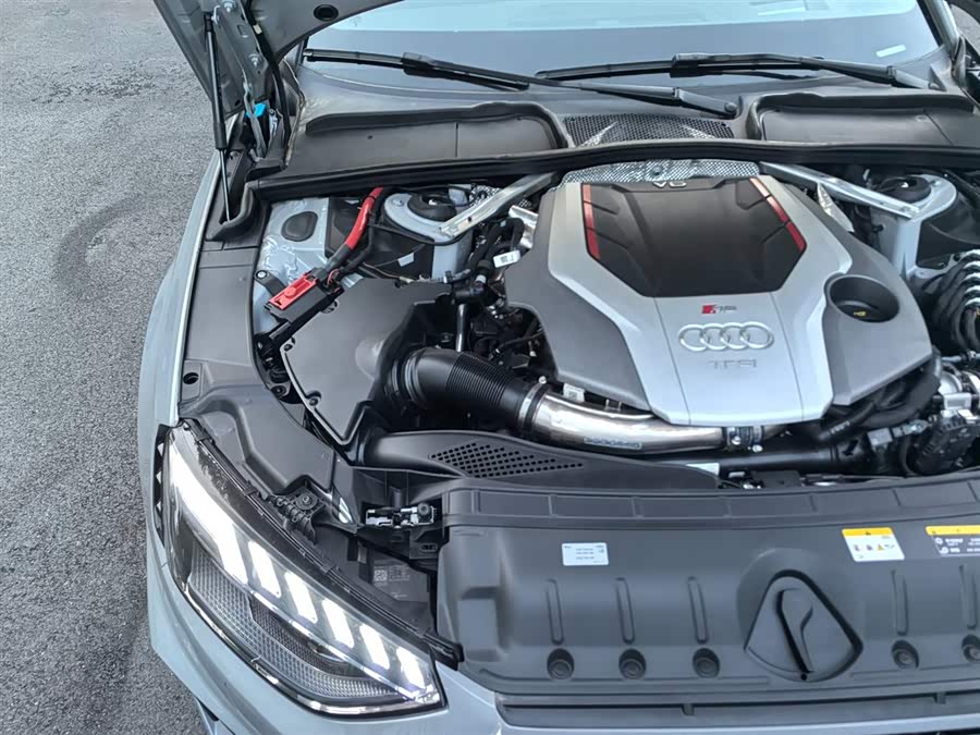 Audi RS 4 2023 immagine di auto #24