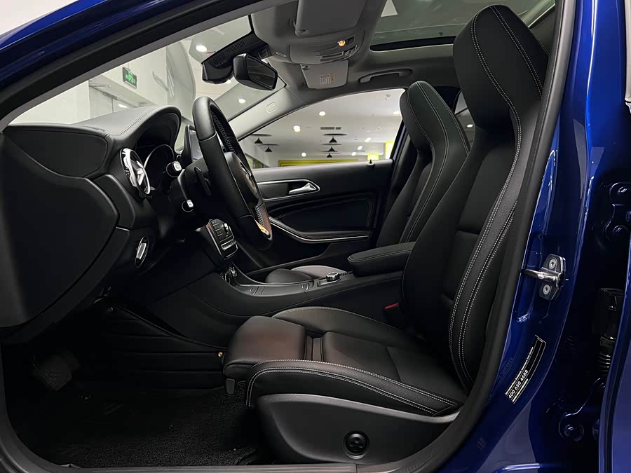 Mercedes-Benz GLA Class 2018 #24 Mercedes-Benz GLA Class 2018 car image #24