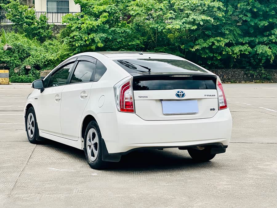 Toyota Prius 2013 immagine di auto #24