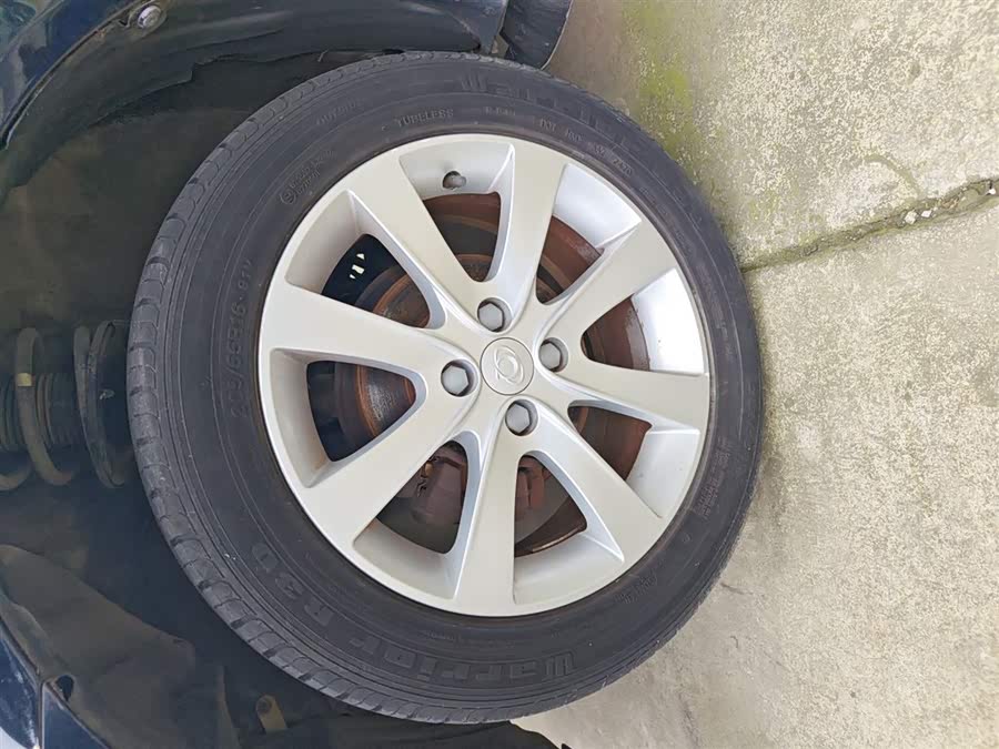 GEELY GC7 2014 #24 GEELY GC7 2014 car image #24