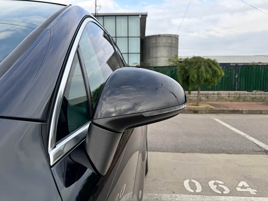 Volkswagen Touareg 2012 car image #24