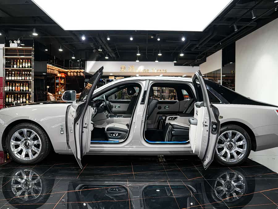 劳斯莱斯 古思特 2023 汽车图片 #24