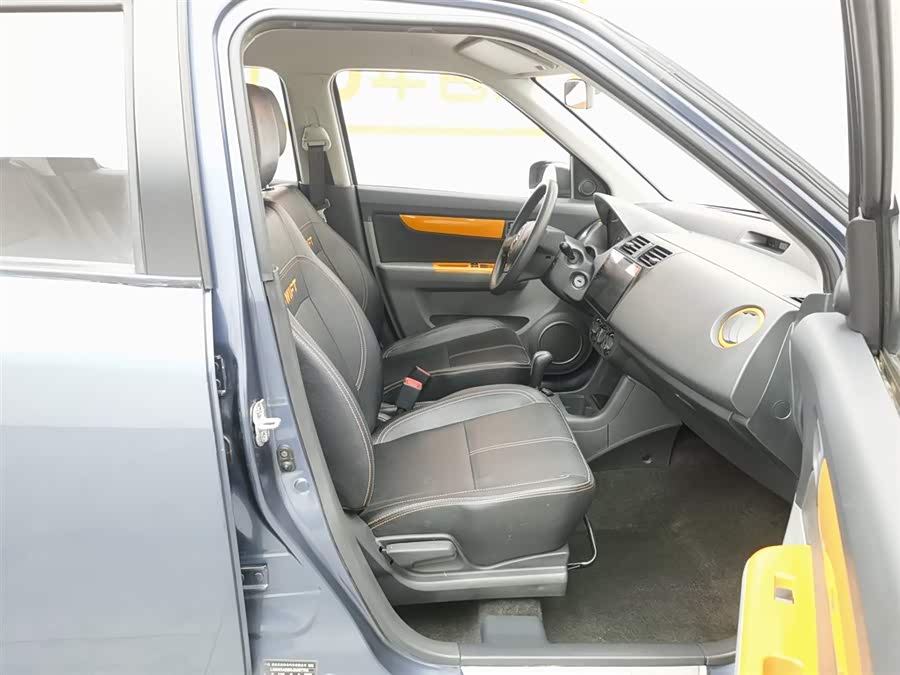 Suzuki Swift 2018 car image #24