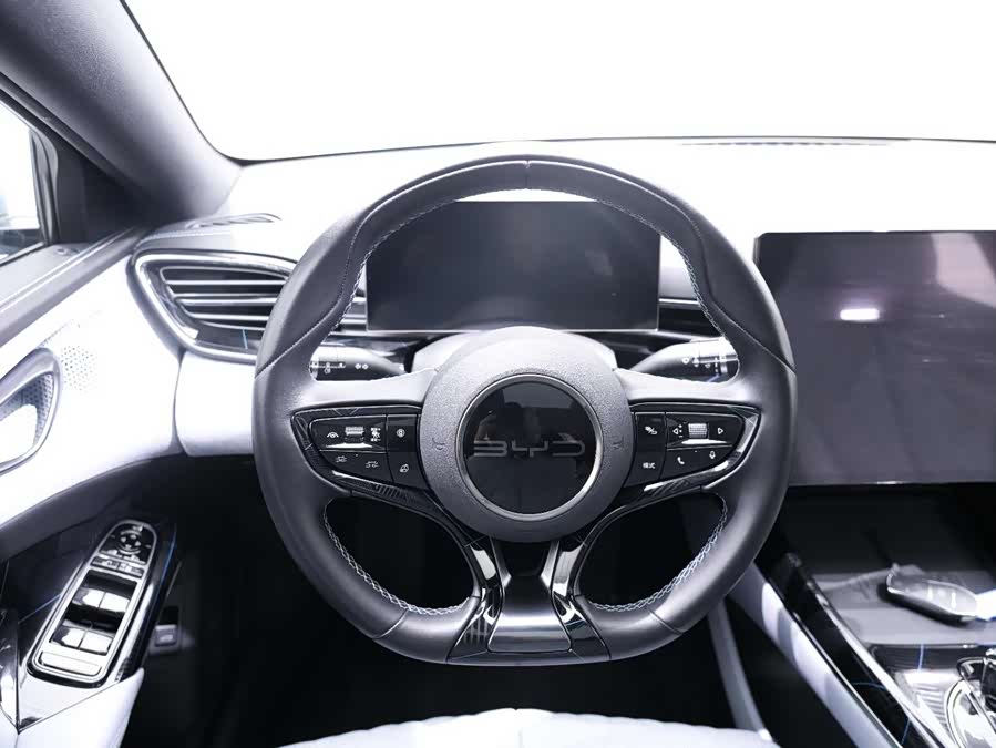 BYD Seal 2022 car image #24