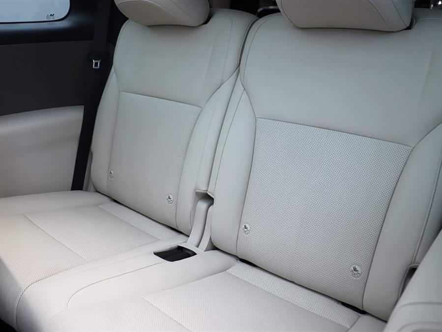 Li i8 2025 image de voiture #24