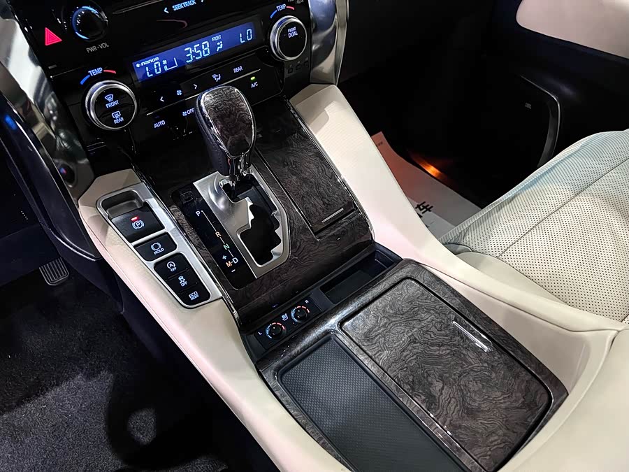 丰田 埃尔法 2018 汽车图片 #24