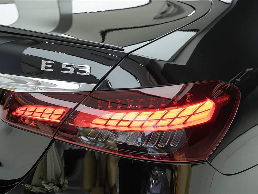 Mercedes-Benz E AMG 2023 immagine di auto #24