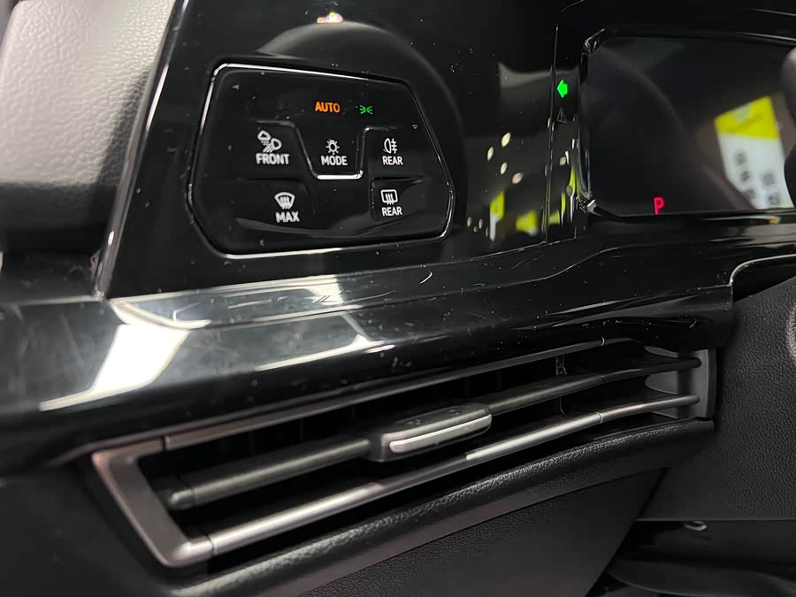 Volkswagen Golf 2022 car image #24