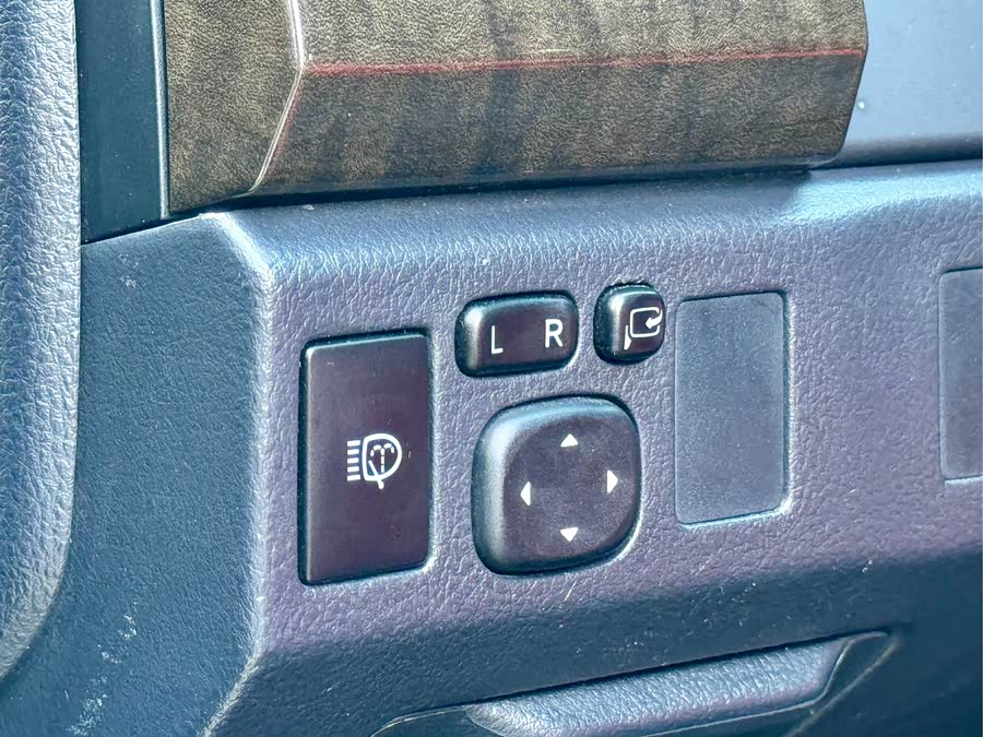 Toyota Reiz 2014 immagine di auto #24