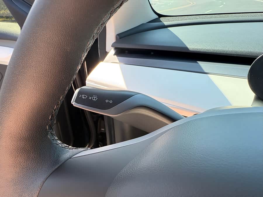 Tesla Model 3 2021 image de voiture #24