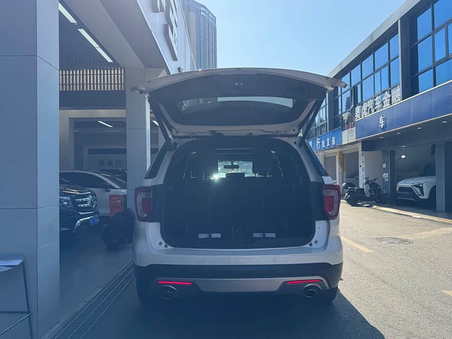 Ford Explorer (Imported) 2016 car image #24