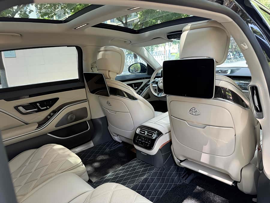 Mercedes-Benz Maybach S Class 2021 car image #24