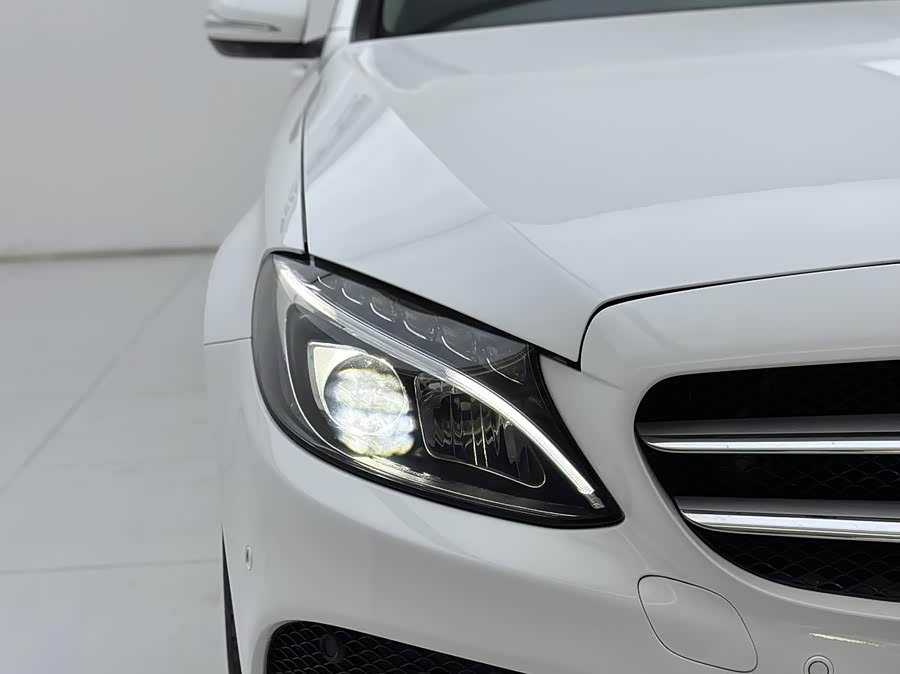 Mercedes-Benz C Class 2016 car image #24