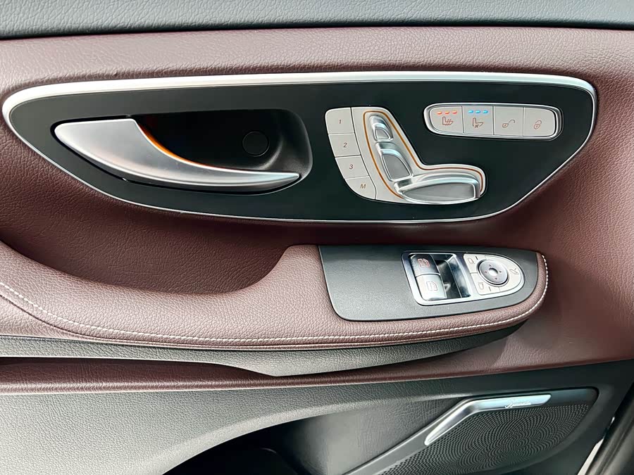 Mercedes-Benz V Class 2022 car image #24