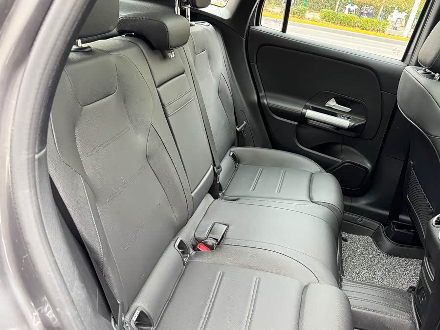 Mercedes-Benz GLA Class 2023 #24 Mercedes-Benz GLA Class 2023 car image #24