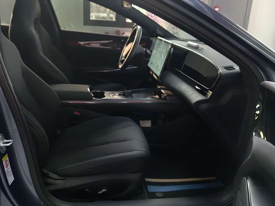 BYD Seal 2025 car image #24