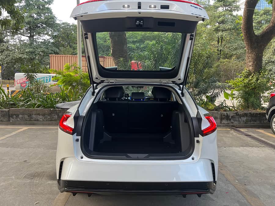 Toyota bZ5 2025 immagine di auto #24