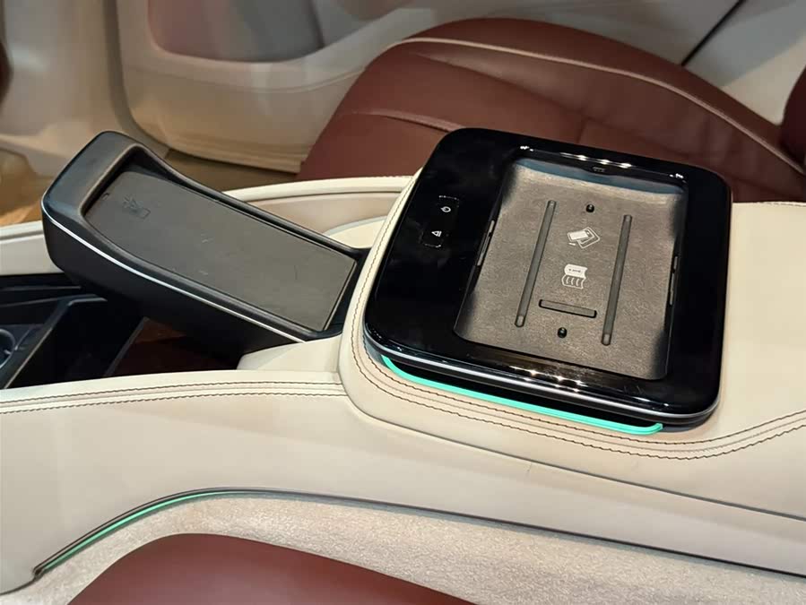 Mercedes-Benz Maybach GLS 2023 car image #24