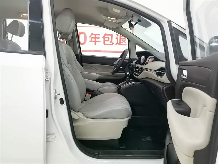 GAC Trumpchi M6 2019 car image #24