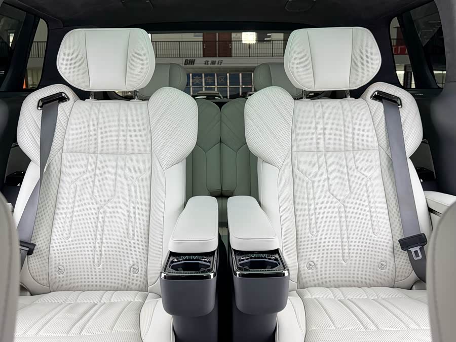 极氪 极氪009 2023 汽车图片 #24