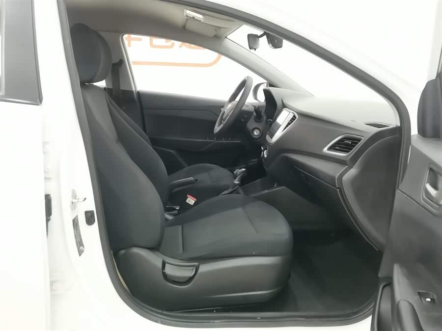 Hyundai Verna 2017 car image #24