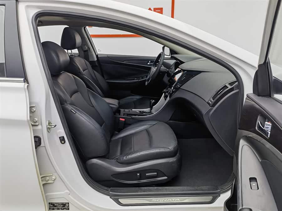 Hyundai Sonata 2013 car image #24