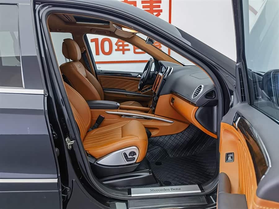 Mercedes-Benz GL Class 2012 car image #24