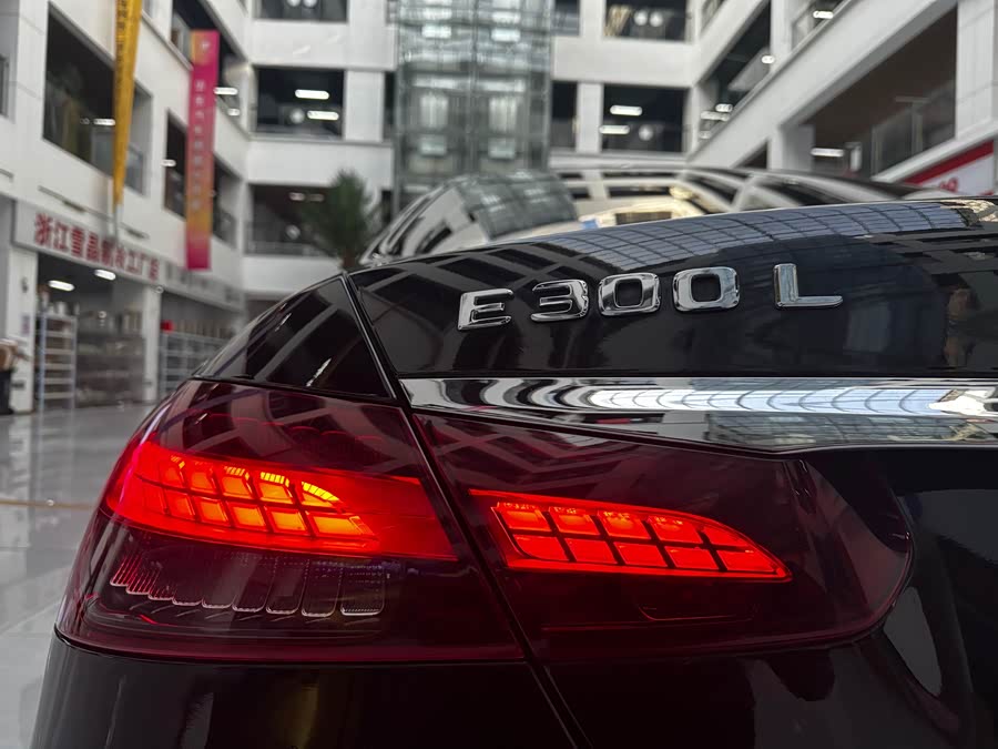 Mercedes-Benz E Class 2023 car image #24