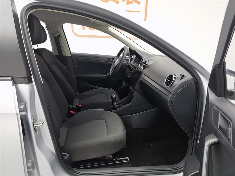 Volkswagen Jetta 2019 immagine di auto #24