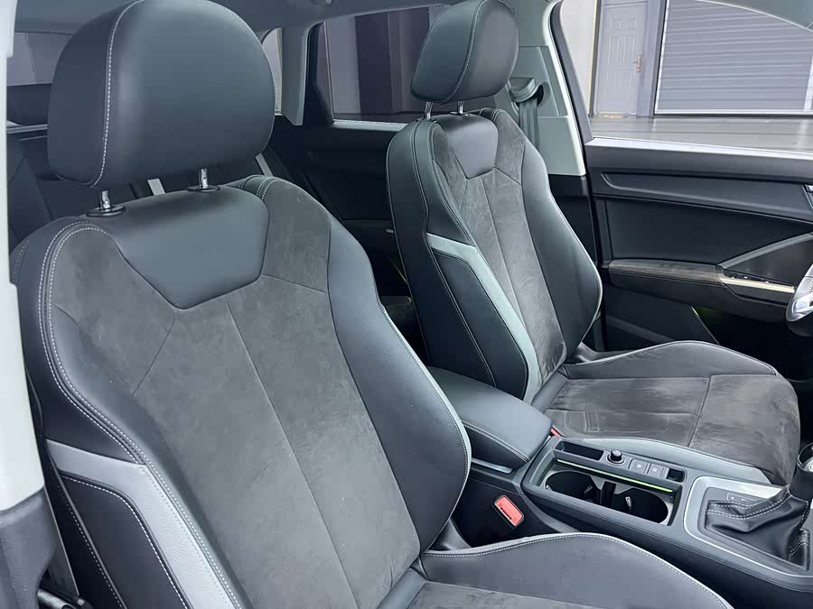 Audi Q3 2022 car image #24