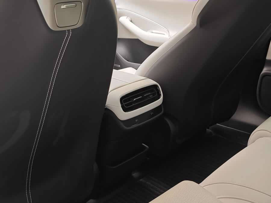 MI SU7 2024 car image #24