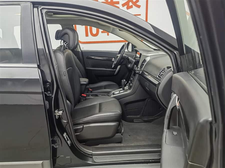 Chevrolet Captiva 2012 car image #24