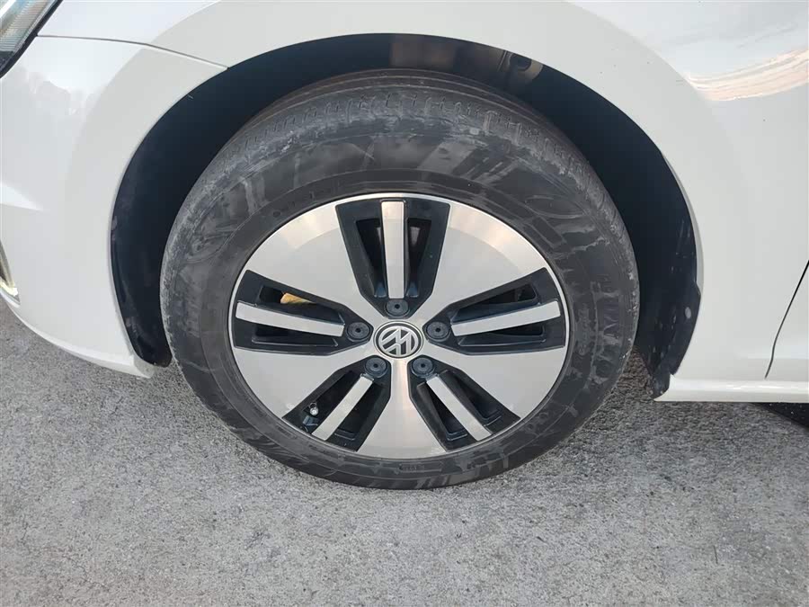 Volkswagen Golf Pure Electric 2020 car image #24