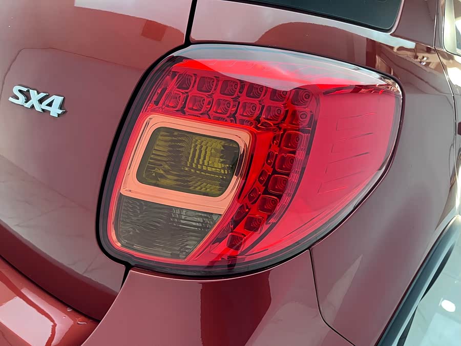 Suzuki SX4 2014 car image #24