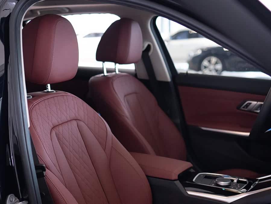 BMW i3 2024 car image #24
